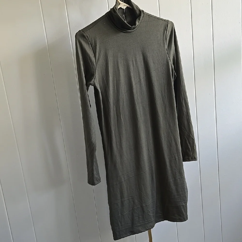BUMPSUIT Elegant Olive Green Turtleneck Maternity Dress Size L - Picture 10 of 11